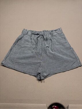SHEIN Black & White Vertical-Stripe High-Waist Shortst